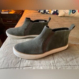 NWOT TOMS Bryce Slip-on Sneakers